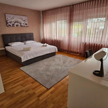 Comfort Rooms Remiza - Free Private Parking - Self Check-In Загреб Екстериор снимка