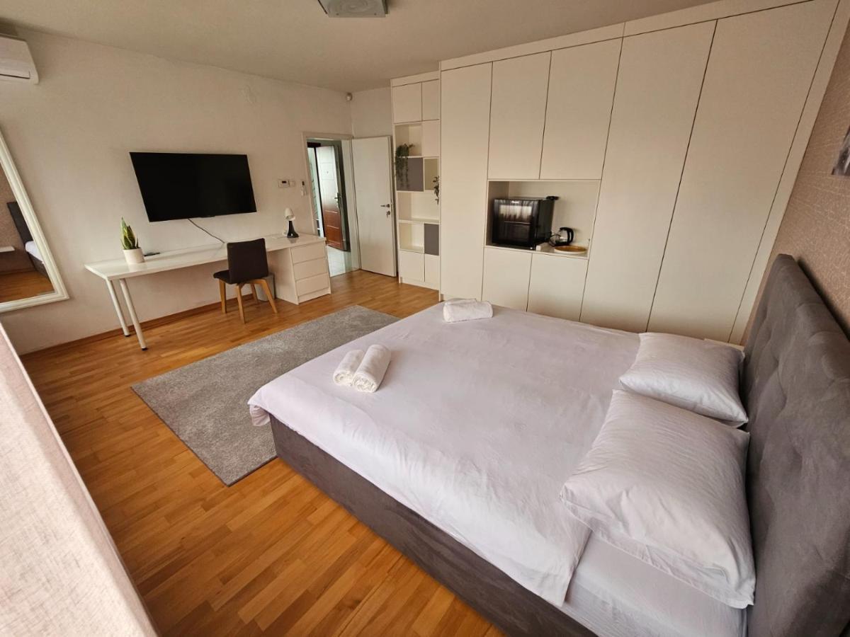 Comfort Rooms Remiza - Free Private Parking - Self Check-In Загреб Екстериор снимка