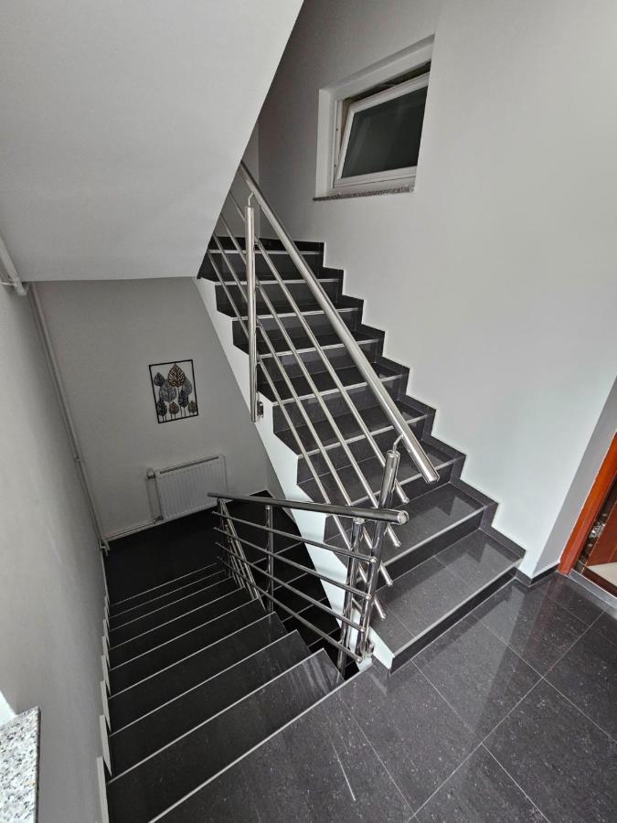 Comfort Rooms Remiza - Free Private Parking - Self Check-In Загреб Екстериор снимка