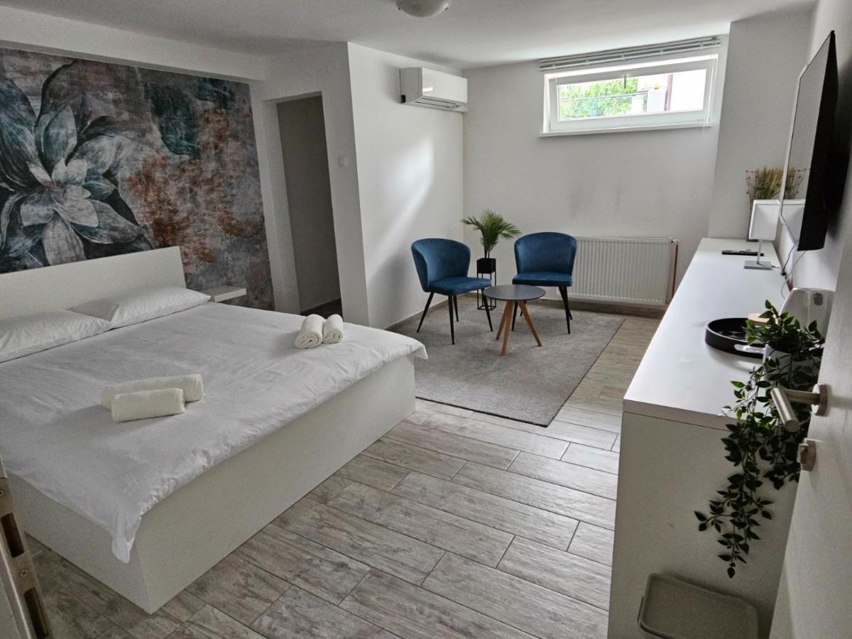 Comfort Rooms Remiza - Free Private Parking - Self Check-In Загреб Екстериор снимка