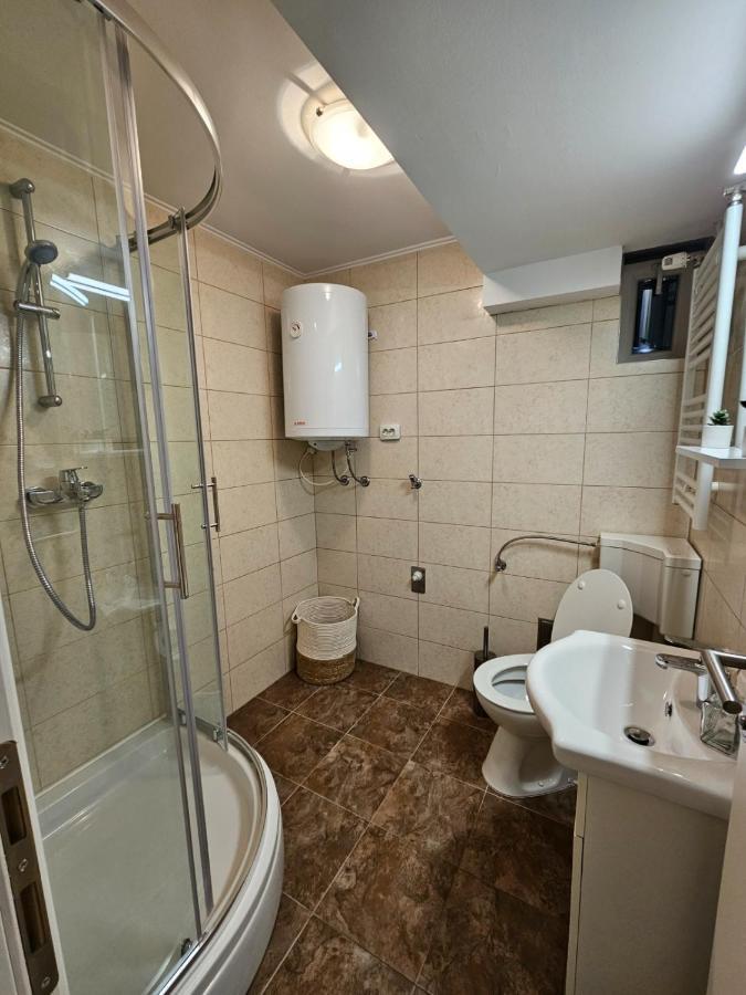 Comfort Rooms Remiza - Free Private Parking - Self Check-In Загреб Екстериор снимка