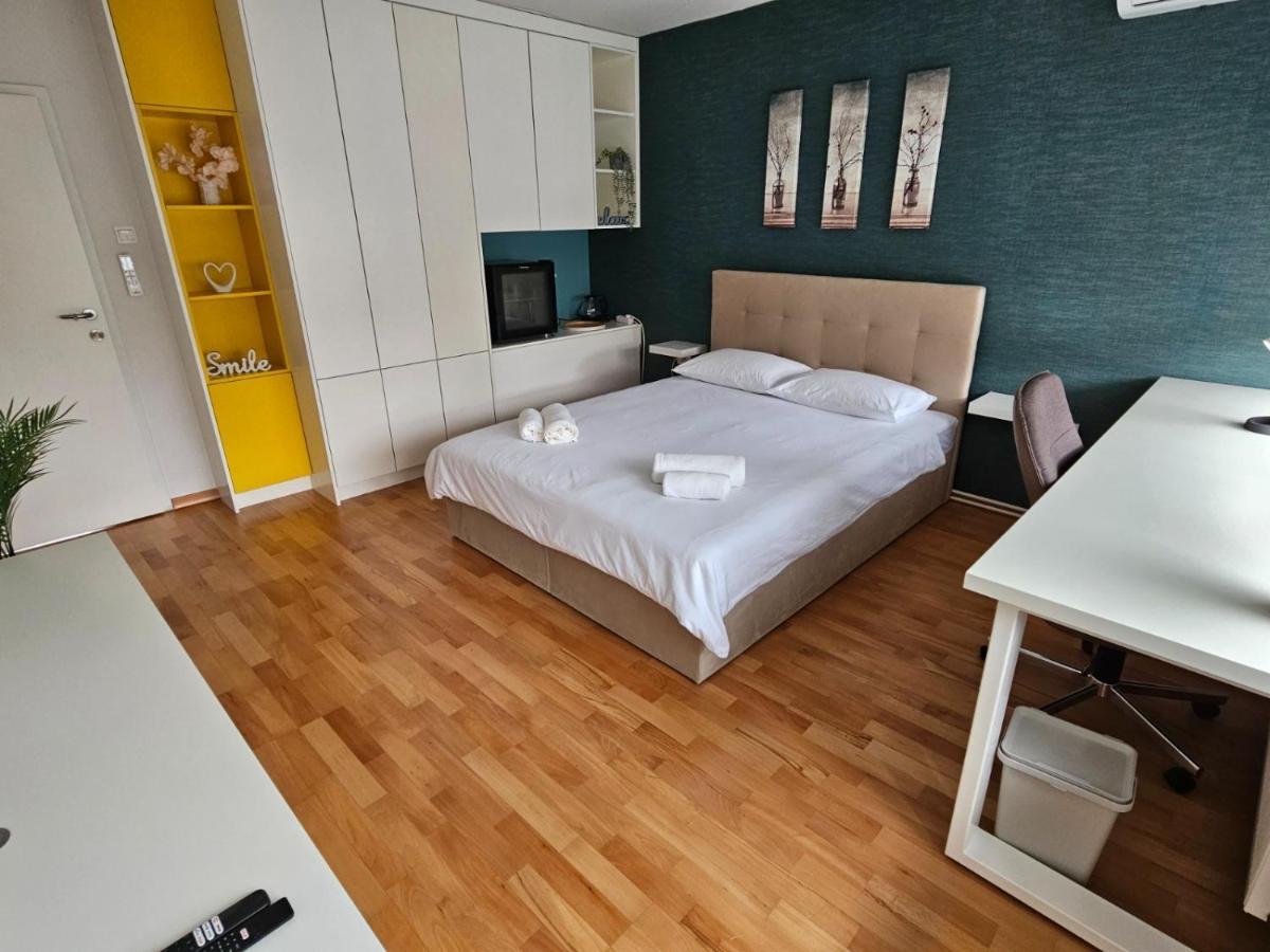 Comfort Rooms Remiza - Free Private Parking - Self Check-In Загреб Екстериор снимка