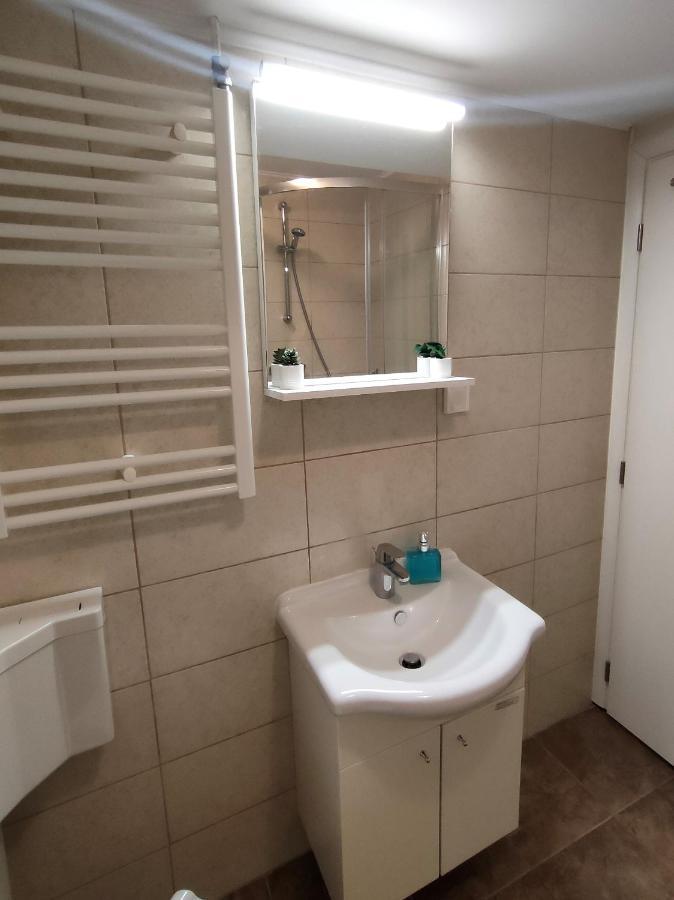 Comfort Rooms Remiza - Free Private Parking - Self Check-In Загреб Екстериор снимка
